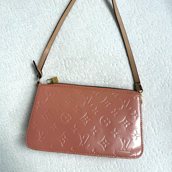 Louis Vuitton vintage pale pink bag. Great condition! - Picture 1 of 4